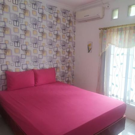Endah Homestay Syariah Purwokerto Bagian luar foto